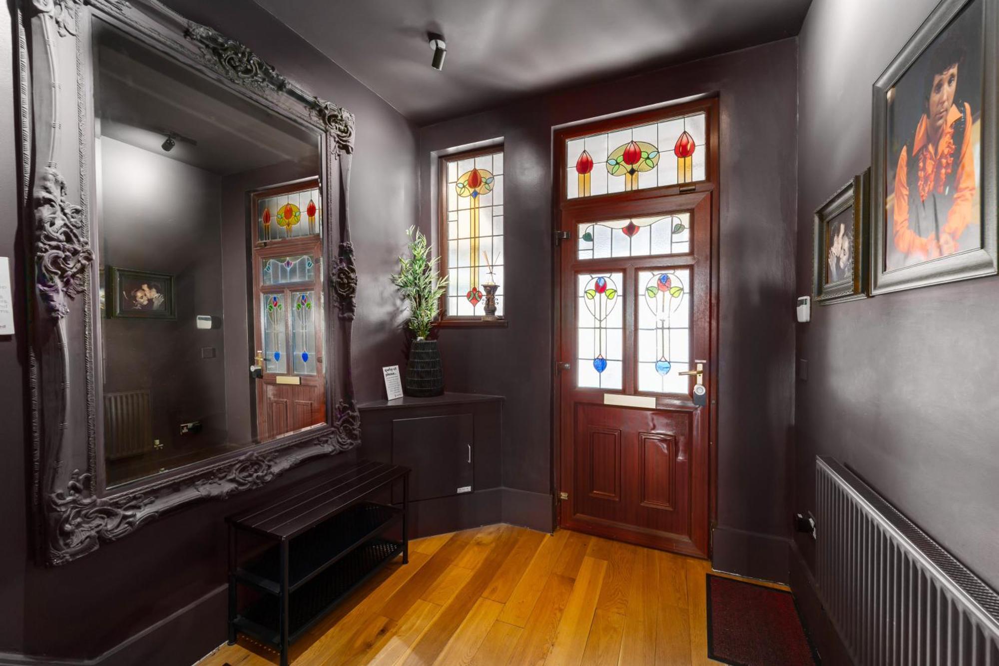 City Retreat, Spacious 4 Bed House, Games Room, Parking, Hot Tub & Bbq 卡迪夫 外观 照片