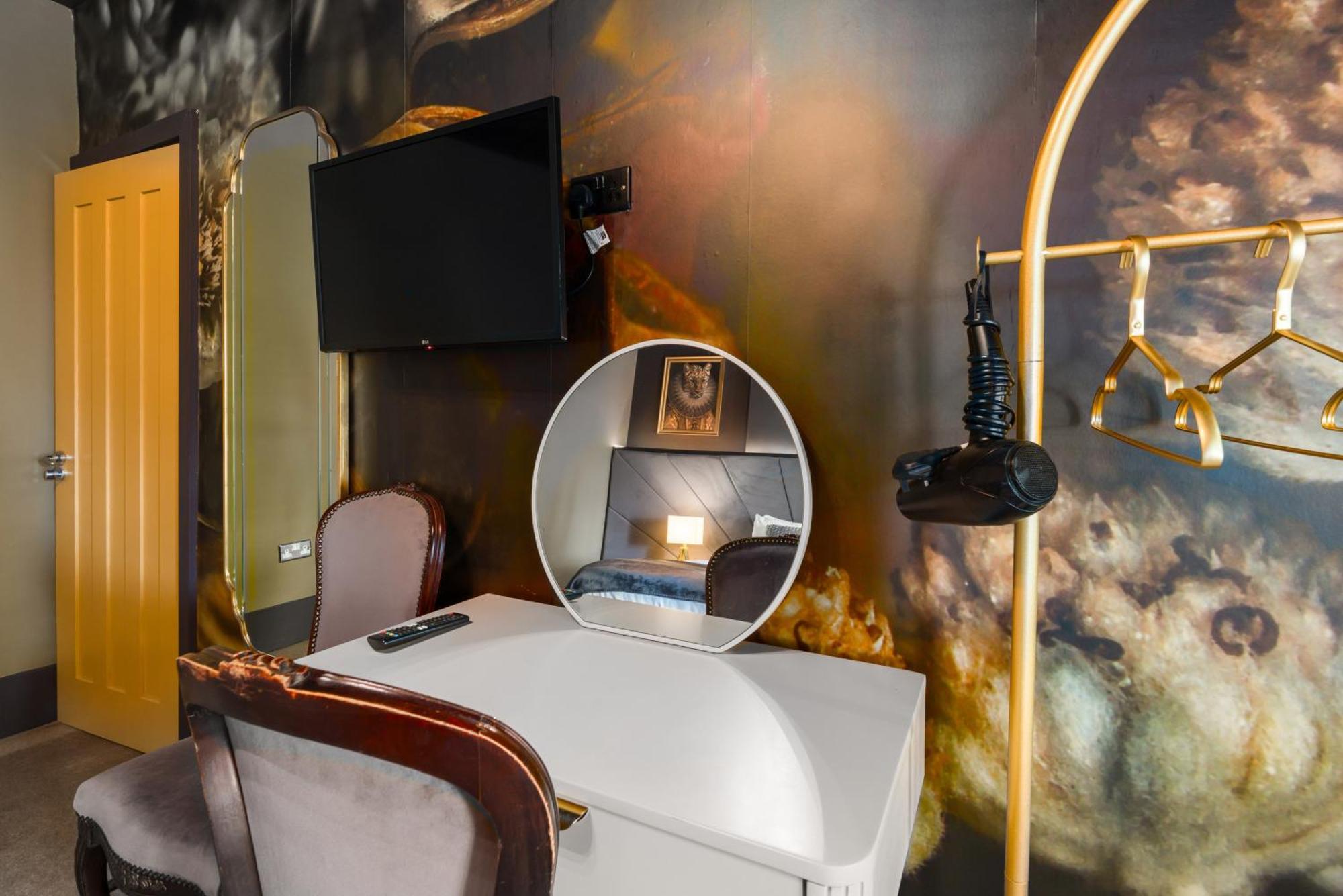 City Retreat, Spacious 4 Bed House, Games Room, Parking, Hot Tub & Bbq 卡迪夫 外观 照片