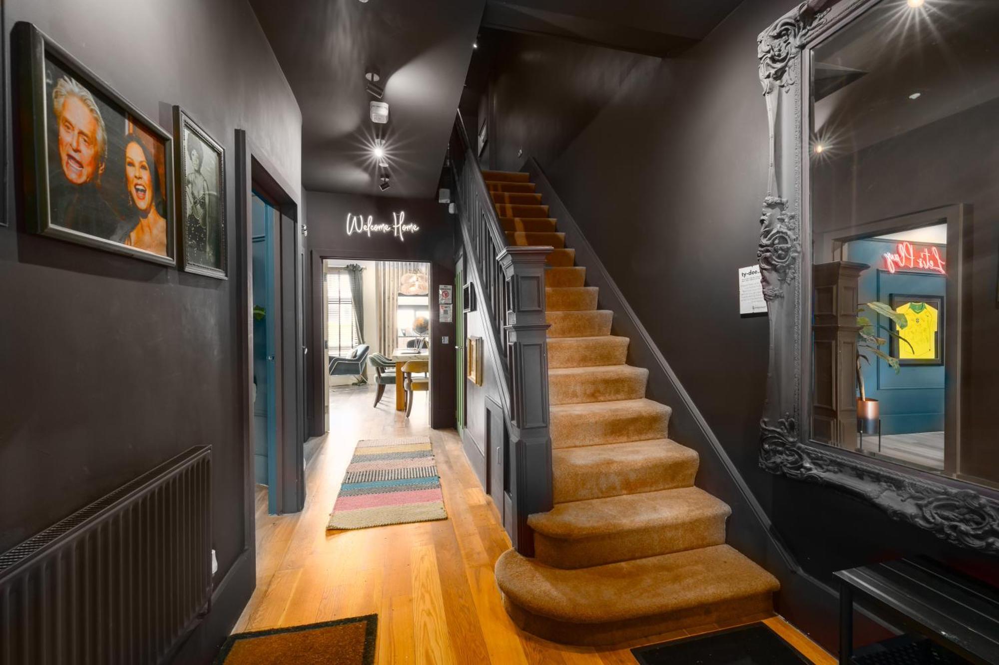 City Retreat, Spacious 4 Bed House, Games Room, Parking, Hot Tub & Bbq 卡迪夫 外观 照片