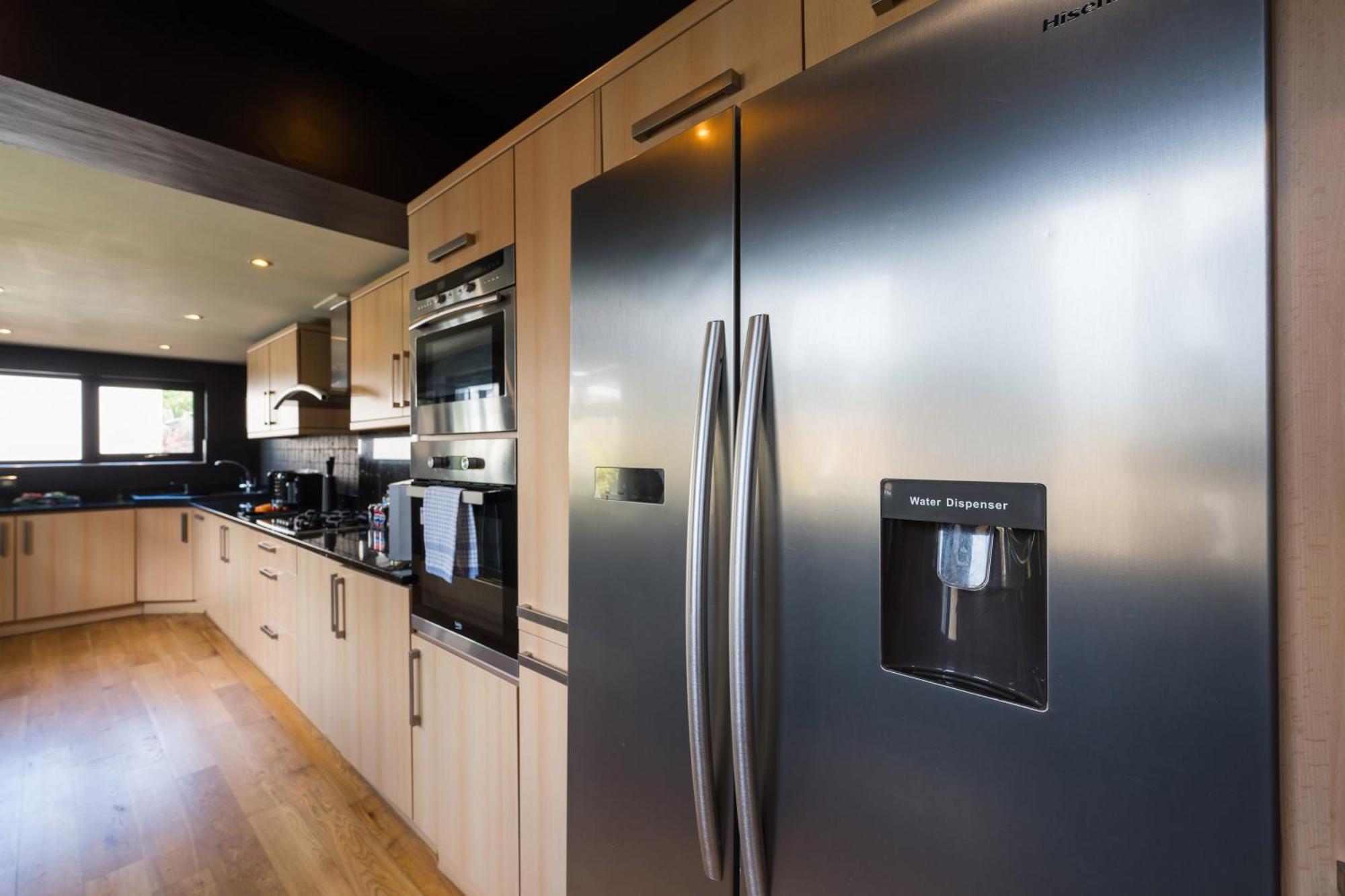 City Retreat, Spacious 4 Bed House, Games Room, Parking, Hot Tub & Bbq 卡迪夫 外观 照片
