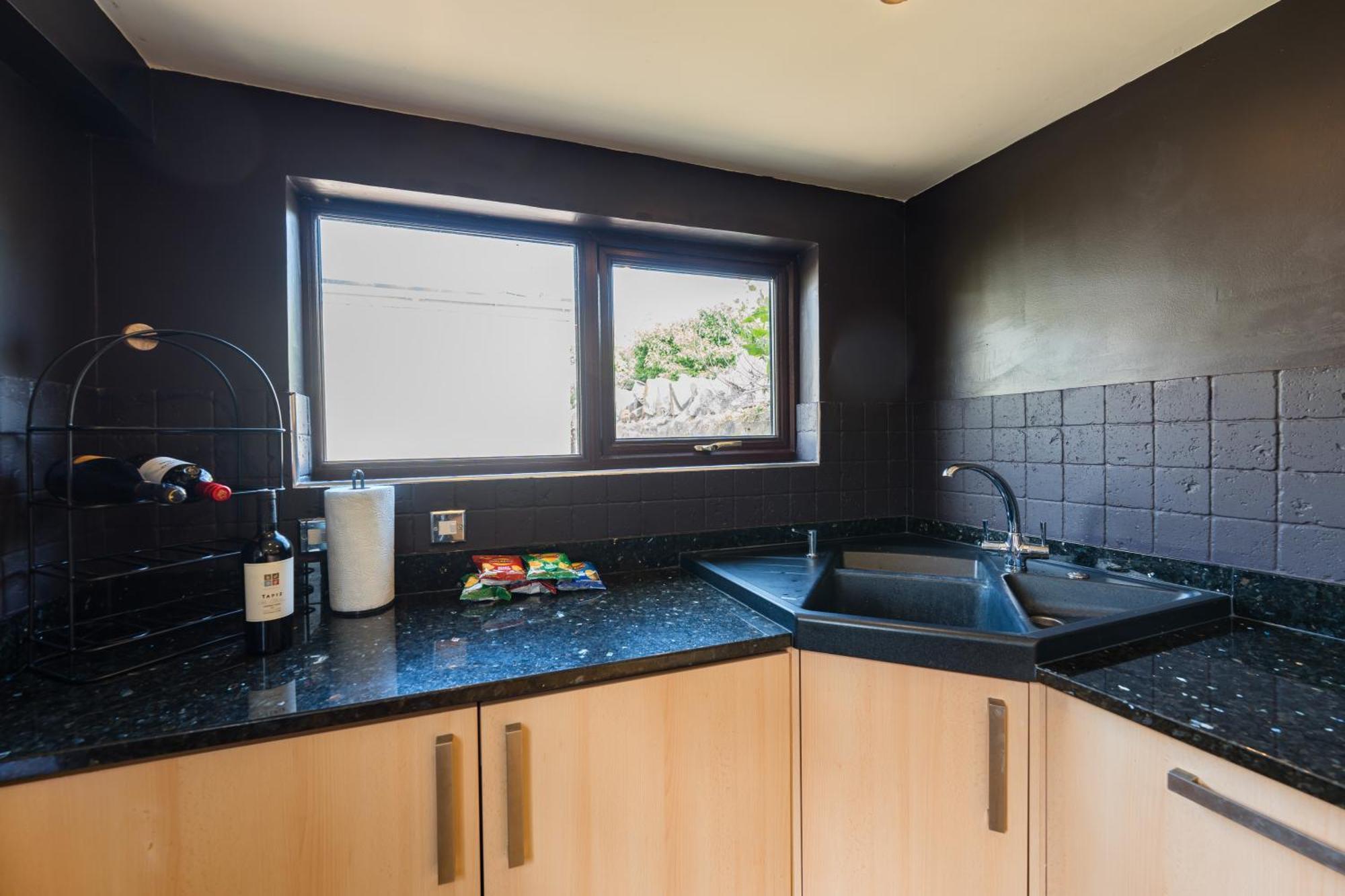City Retreat, Spacious 4 Bed House, Games Room, Parking, Hot Tub & Bbq 卡迪夫 外观 照片