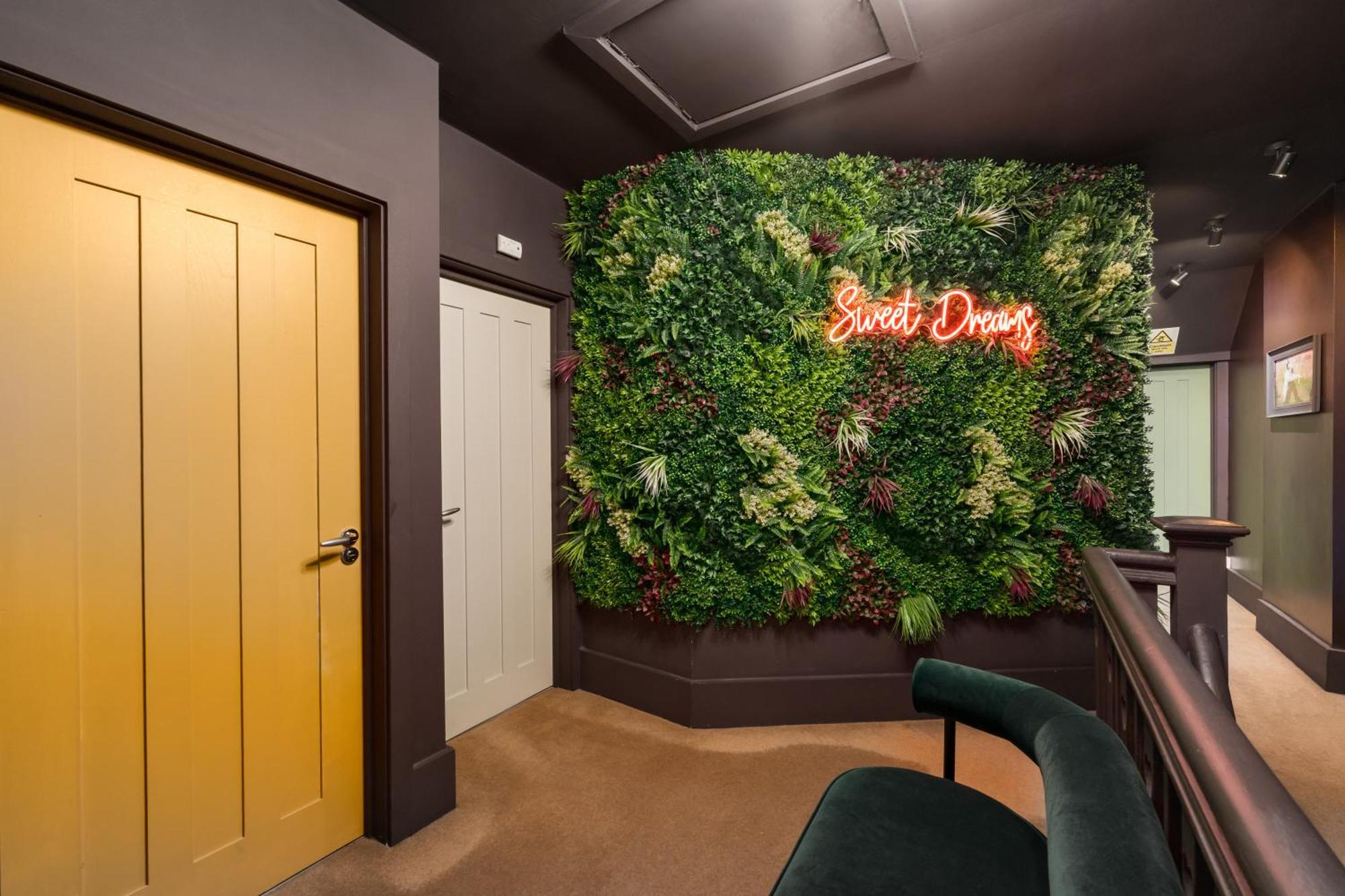 City Retreat, Spacious 4 Bed House, Games Room, Parking, Hot Tub & Bbq 卡迪夫 外观 照片