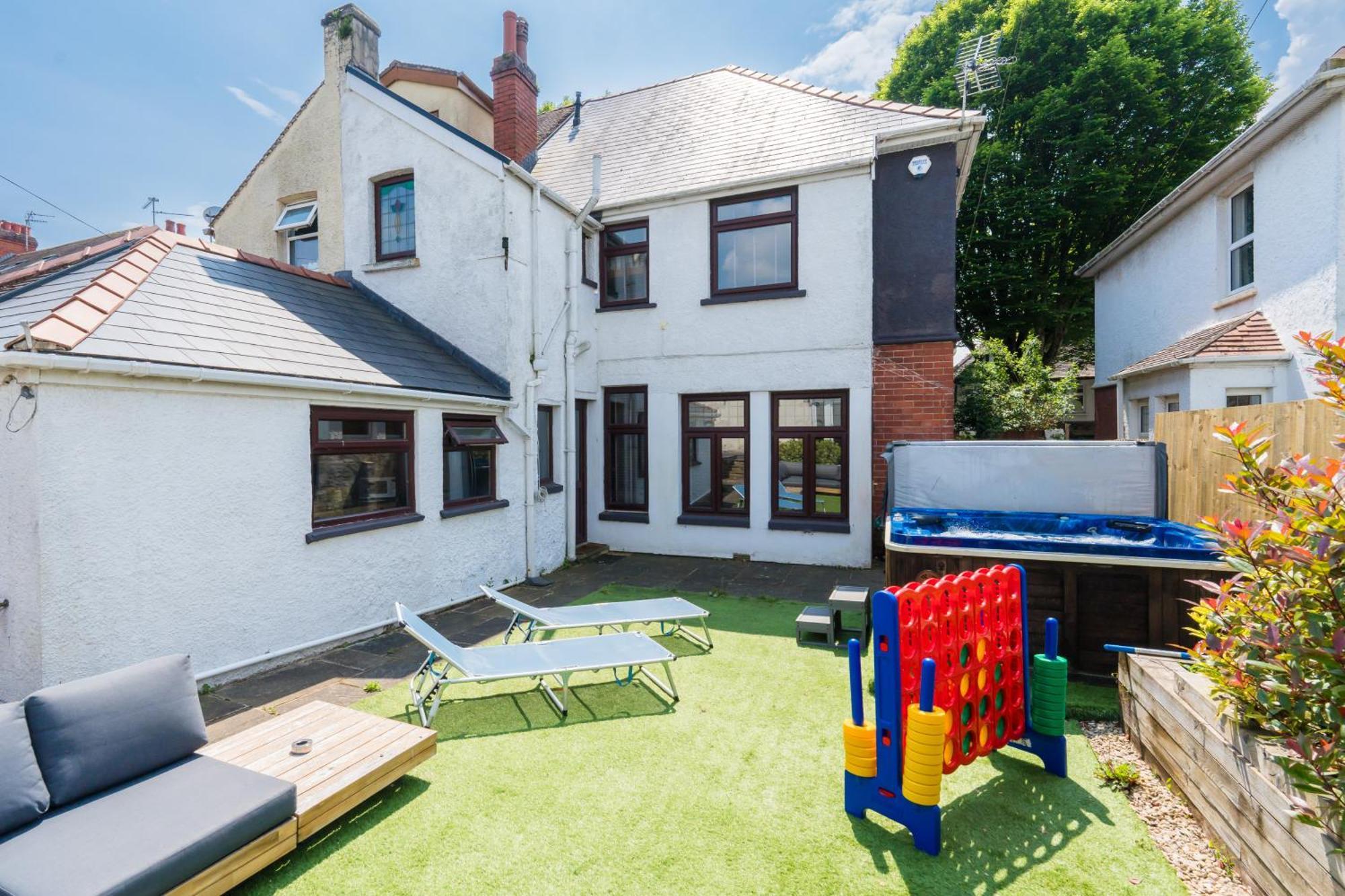 City Retreat, Spacious 4 Bed House, Games Room, Parking, Hot Tub & Bbq 卡迪夫 外观 照片