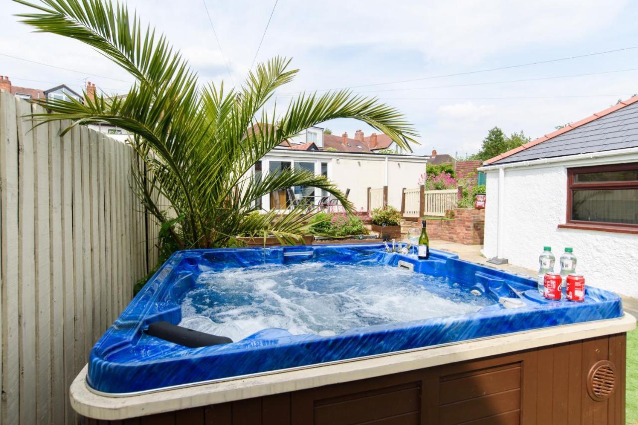 City Retreat, Spacious 4 Bed House, Games Room, Parking, Hot Tub & Bbq 卡迪夫 外观 照片