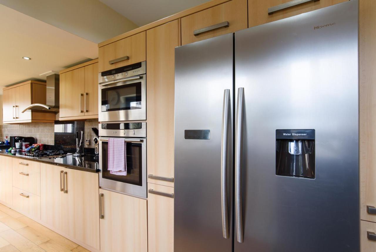 City Retreat, Spacious 4 Bed House, Games Room, Parking, Hot Tub & Bbq 卡迪夫 外观 照片